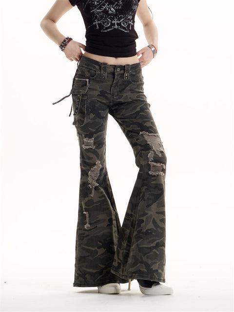 GKIKZ WRECKED CAMO FLARE JEANS