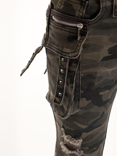 GKIKZ WRECKED CAMO FLARE JEANS