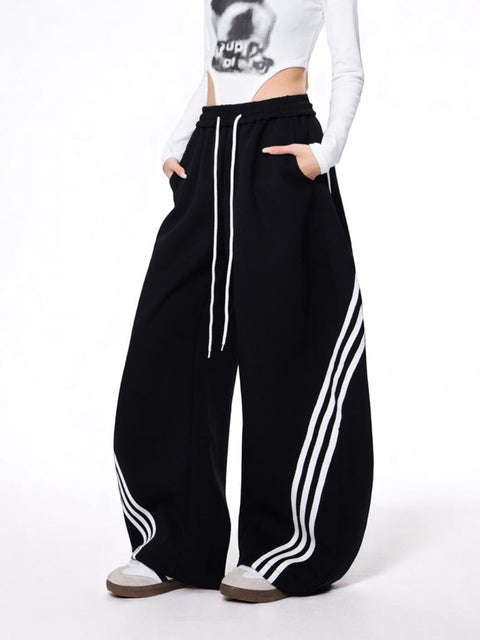 GKIKZ CLASSIC TRI-STRIPE SCIMITAR DRAWSTRING ULTRA-WIDE PANTS