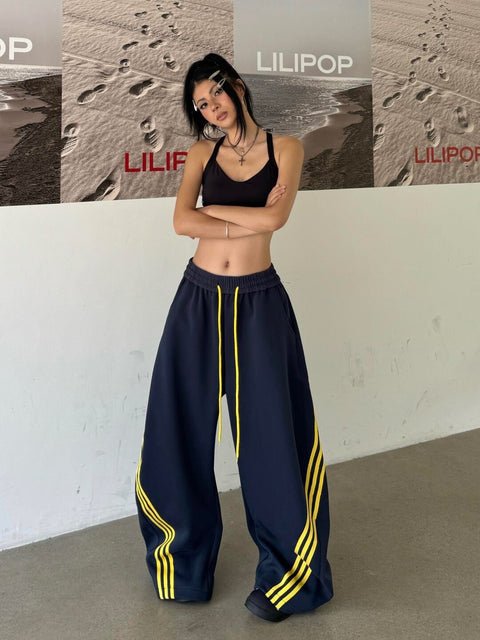 GKIKZ CLASSIC TRI-STRIPE SCIMITAR DRAWSTRING ULTRA-WIDE PANTS