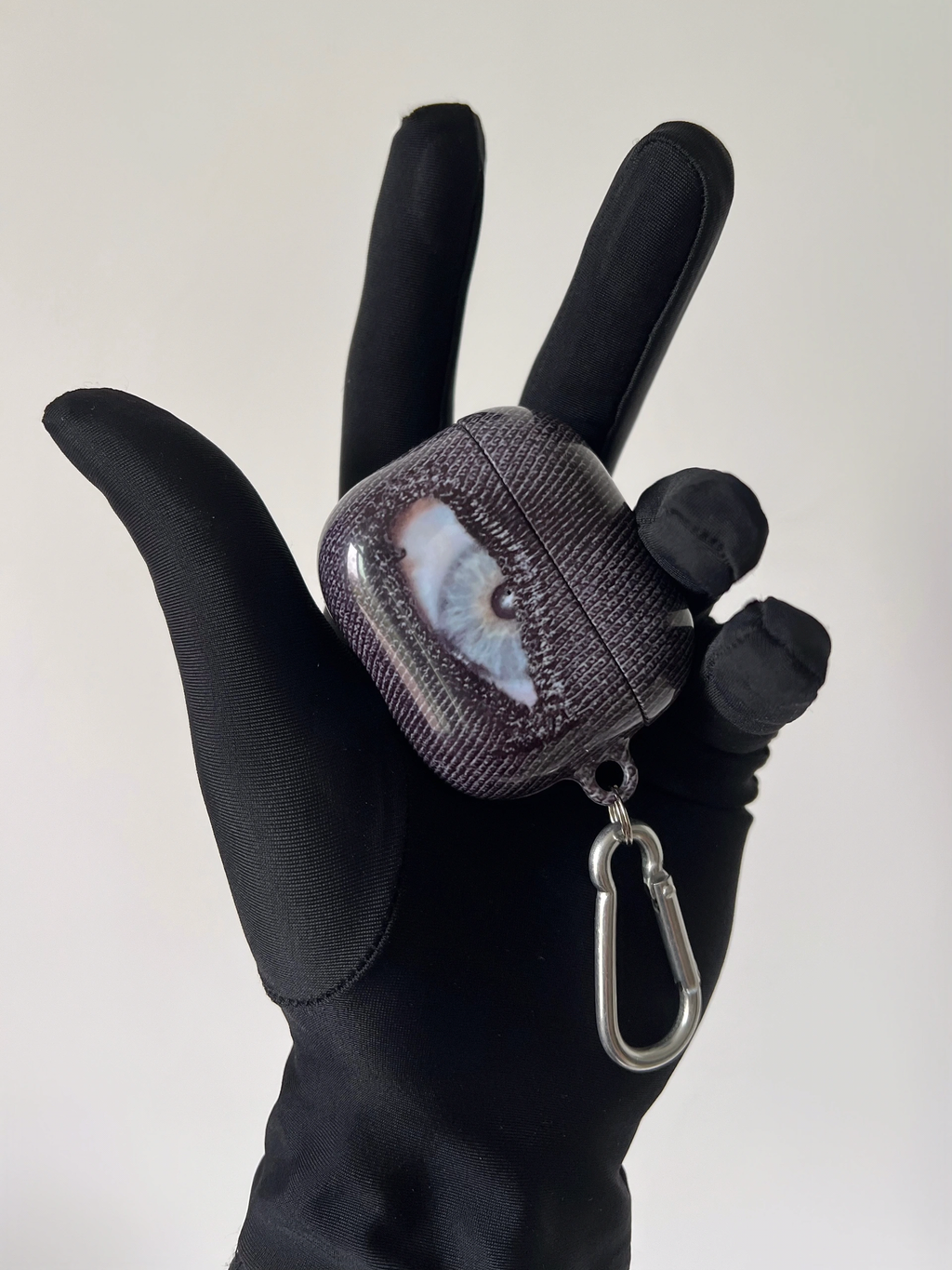 Frost Eyes Airpod Case's