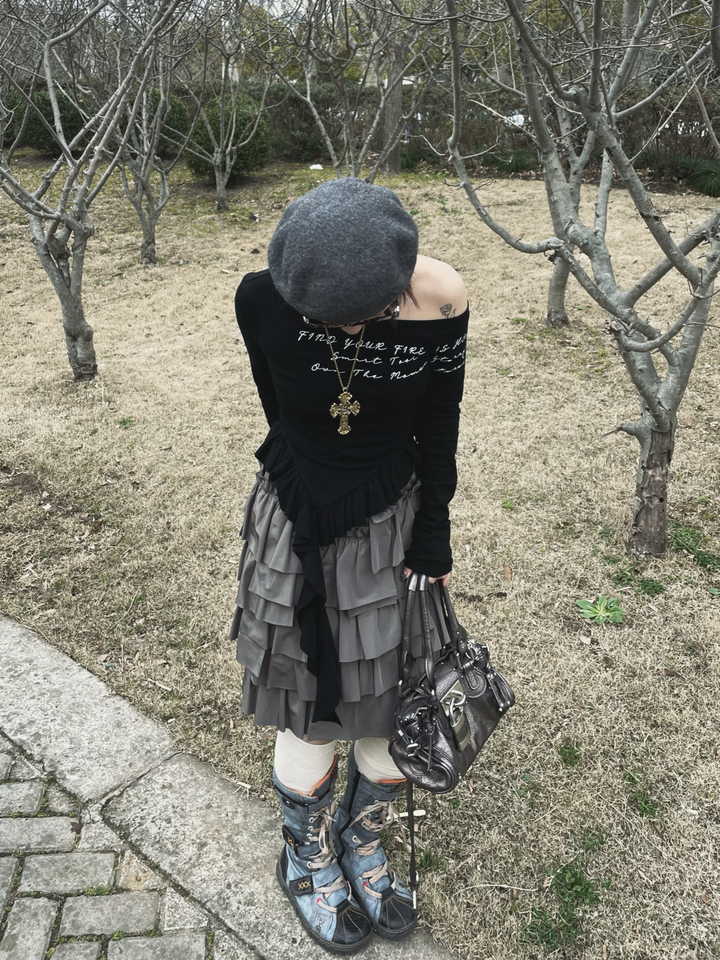 GKIKZ ASYMMETRICAL OFF-SHOULDER TOP