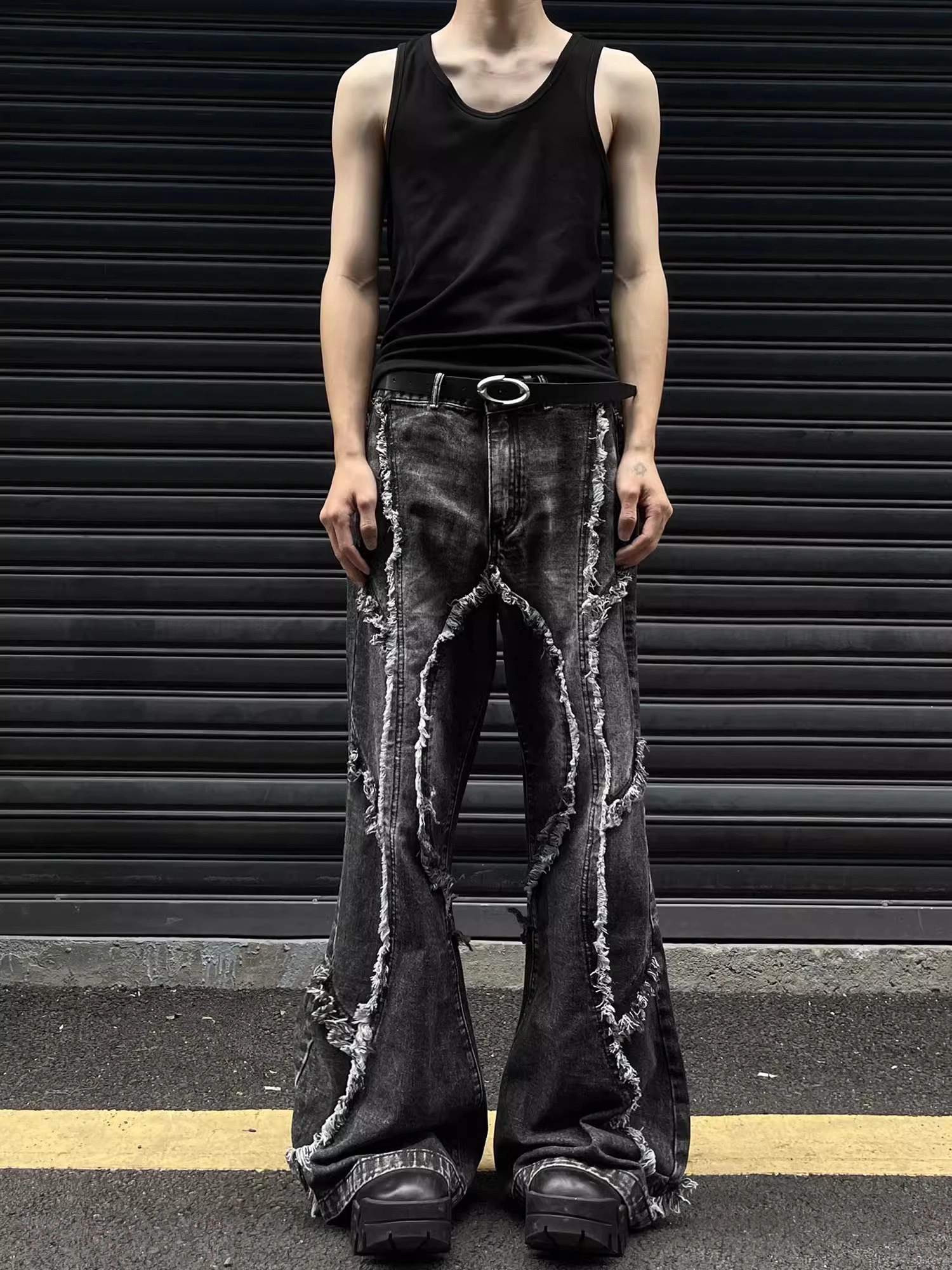 GKIKZ DECONSTRUCTED TESSEL RAW-EDGE BAGGY JEANS