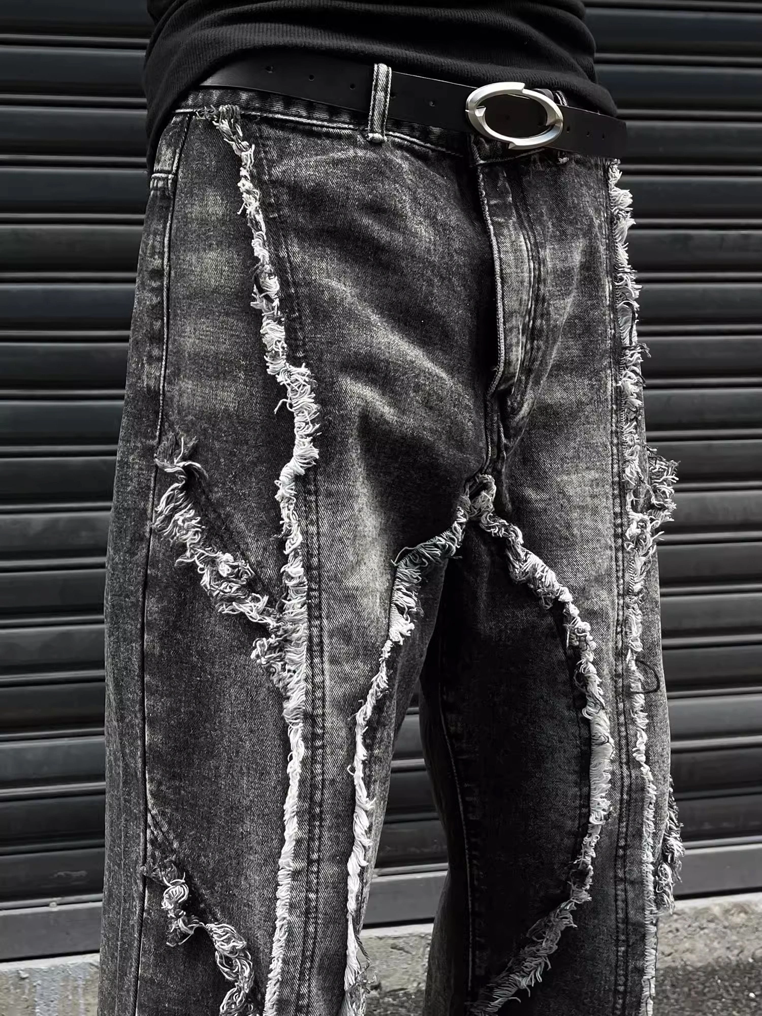 GKIKZ DECONSTRUCTED TESSEL RAW-EDGE BAGGY JEANS