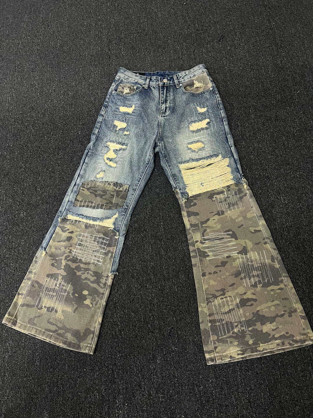 GKIKZ MIX&MATCH CAMOUFLAGE RETRO DISTRESSED BAGGY JEANS