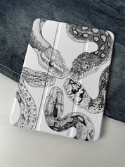 [25SS NEW ARRIVAL] GKIKZ VENOM VISION TRIPLE FOLD ANTI-FALL IPAD CASE'S