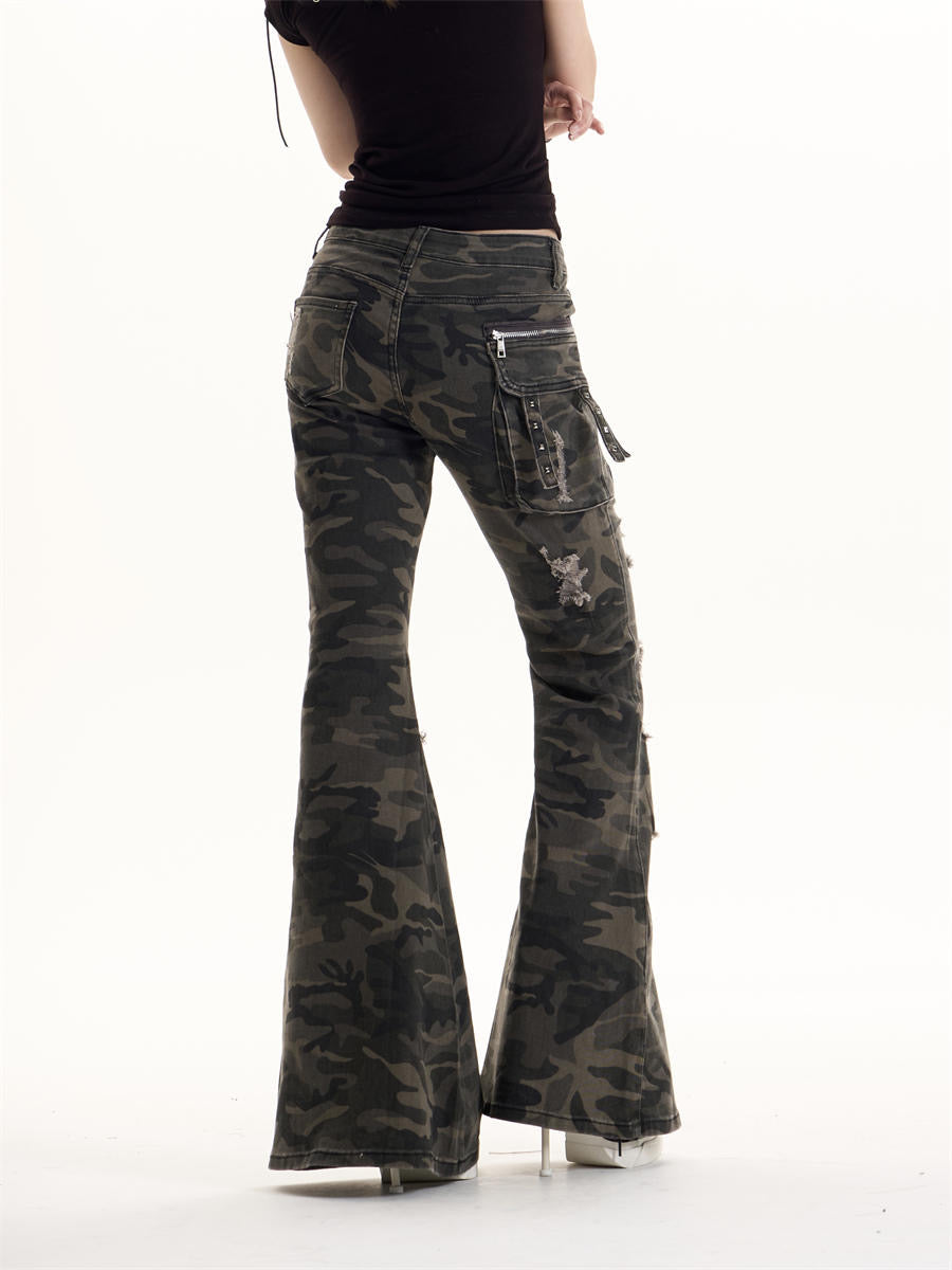 GKIKZ WRECKED CAMO FLARE JEANS