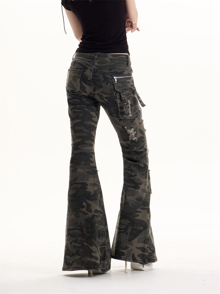 GKIKZ WRECKED CAMO FLARE JEANS