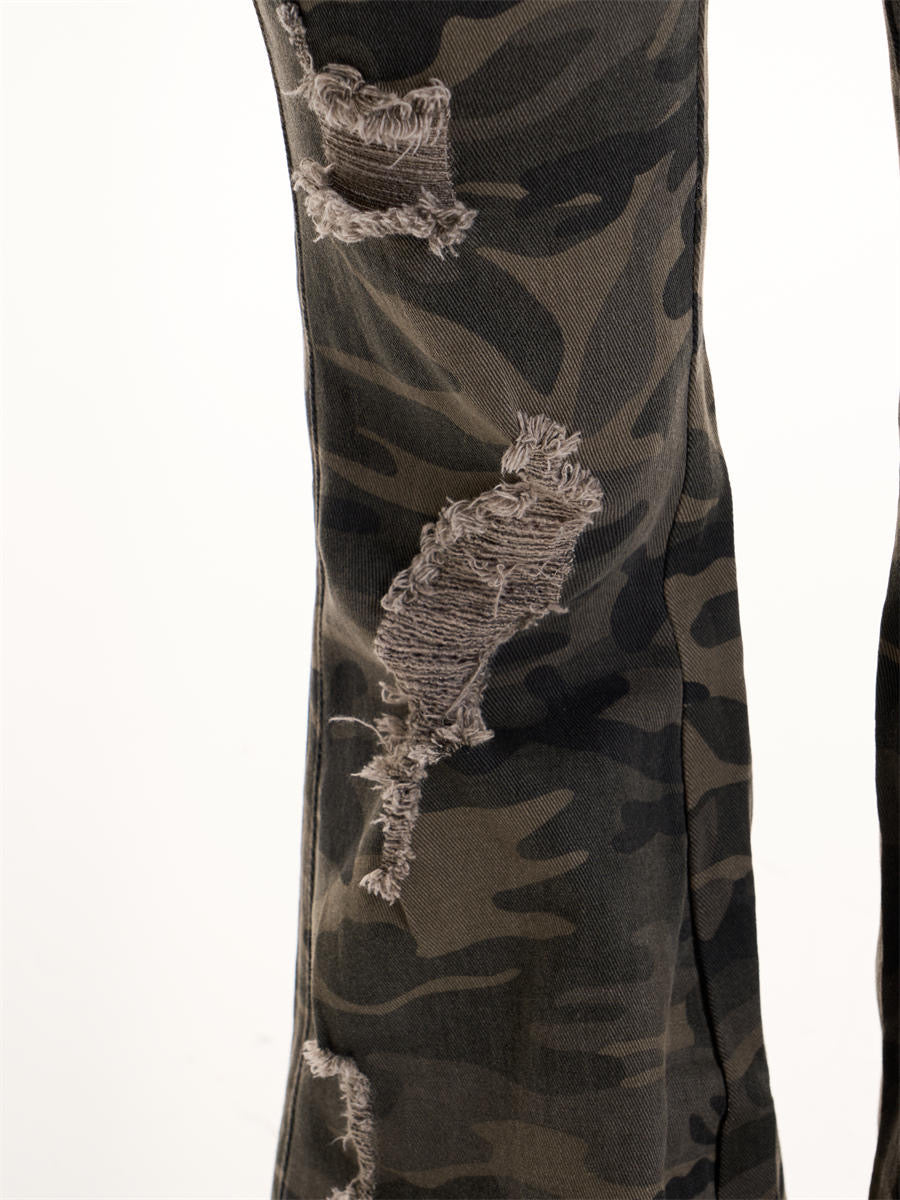 GKIKZ WRECKED CAMO FLARE JEANS