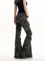 GKIKZ WRECKED CAMO FLARE JEANS