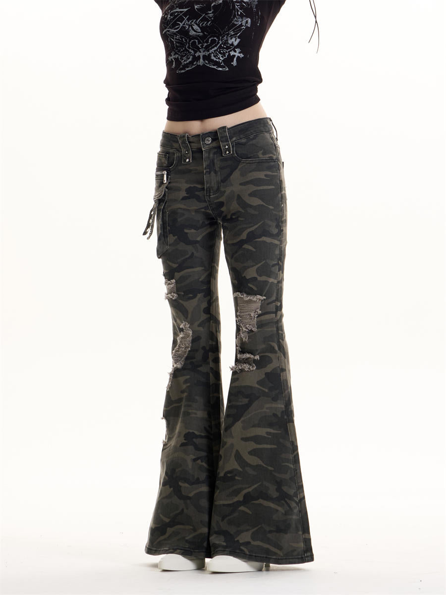 GKIKZ WRECKED CAMO FLARE JEANS