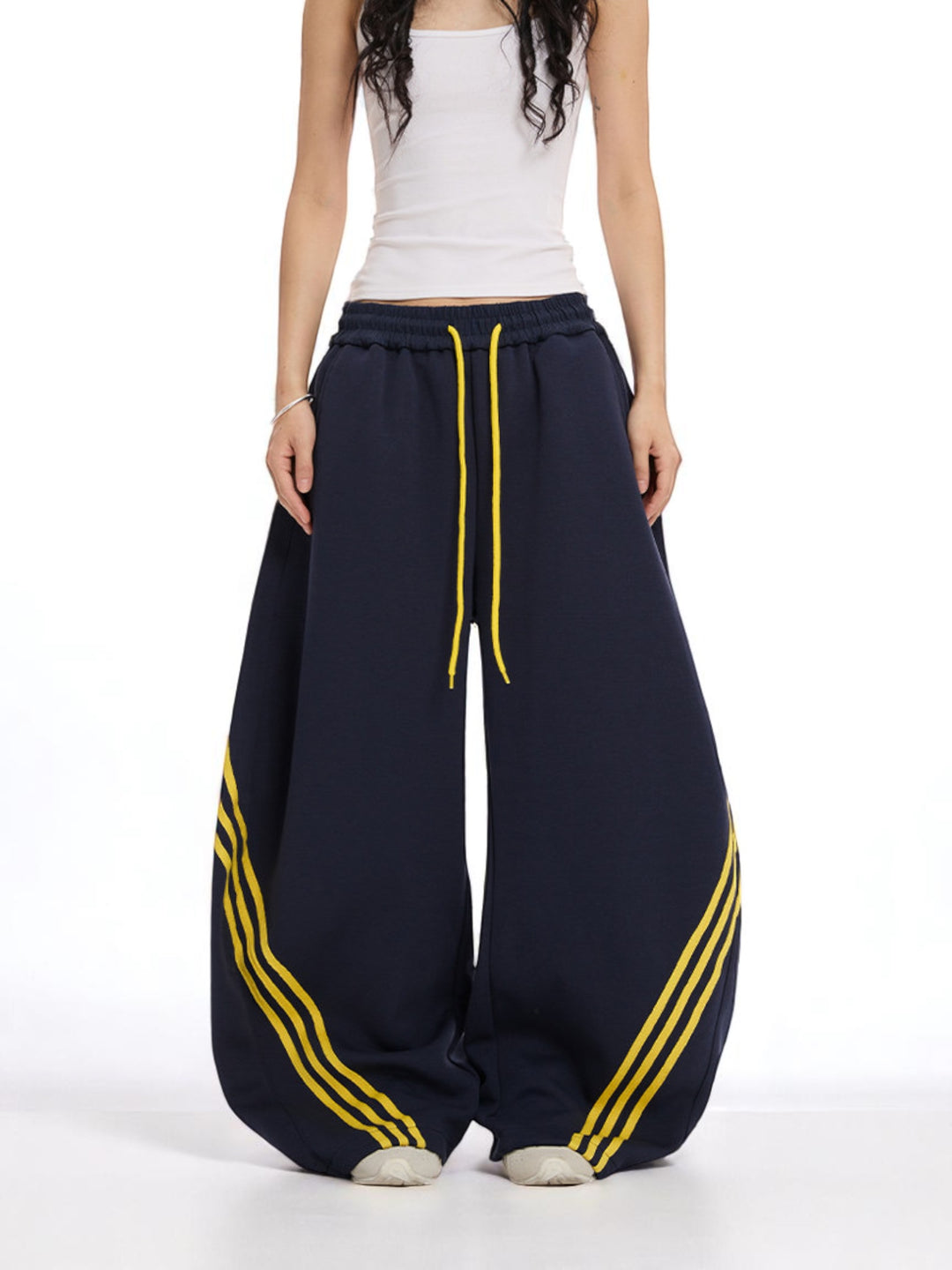 GKIKZ CLASSIC TRI-STRIPE SCIMITAR DRAWSTRING ULTRA-WIDE PANTS