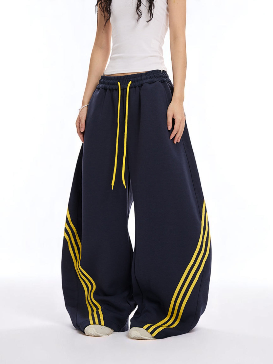 GKIKZ CLASSIC TRI-STRIPE SCIMITAR DRAWSTRING ULTRA-WIDE PANTS