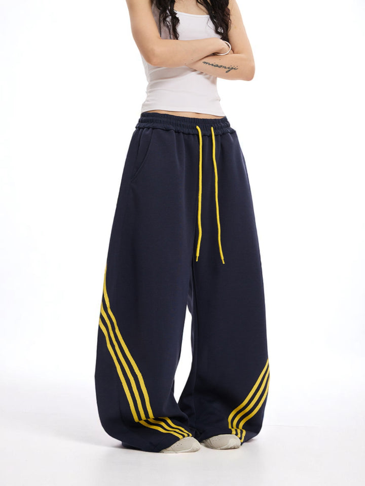 GKIKZ CLASSIC TRI-STRIPE SCIMITAR DRAWSTRING ULTRA-WIDE PANTS