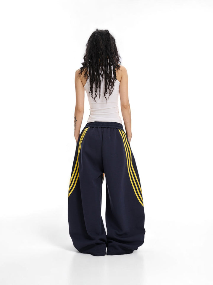 GKIKZ CLASSIC TRI-STRIPE SCIMITAR DRAWSTRING ULTRA-WIDE PANTS