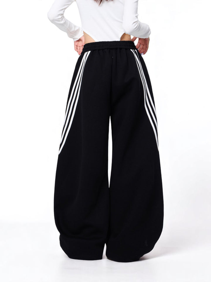 GKIKZ CLASSIC TRI-STRIPE SCIMITAR DRAWSTRING ULTRA-WIDE PANTS