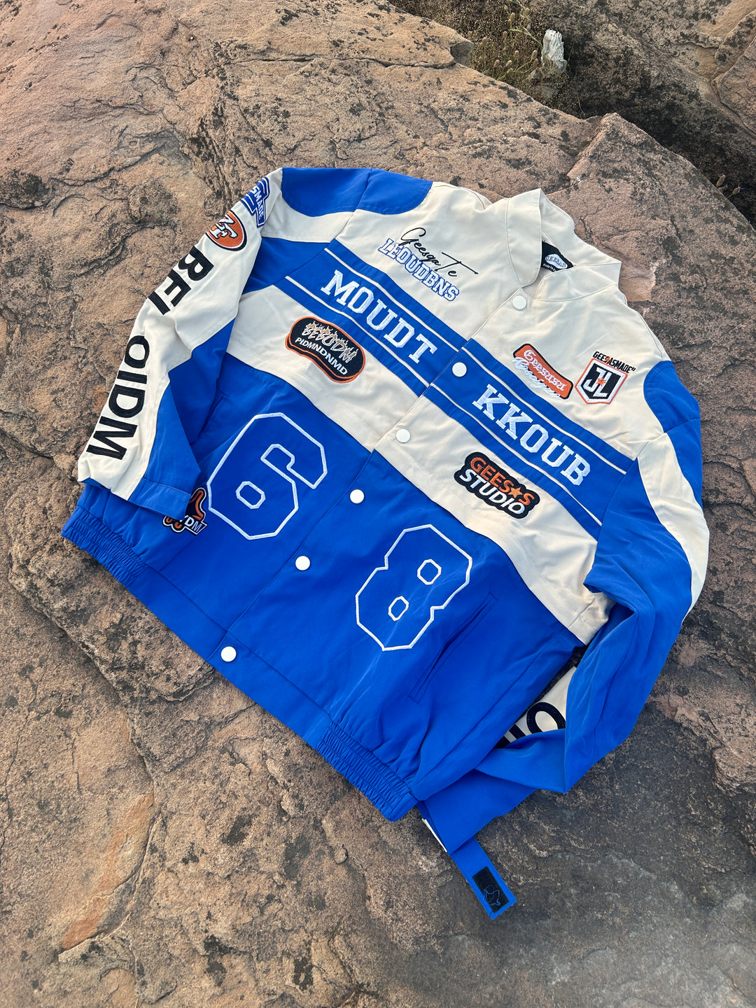 [25SS RESTOCKS] GKIKZ MOUDT KKOUB MOTOSPORTS JACKET (BLACK/BLUE)