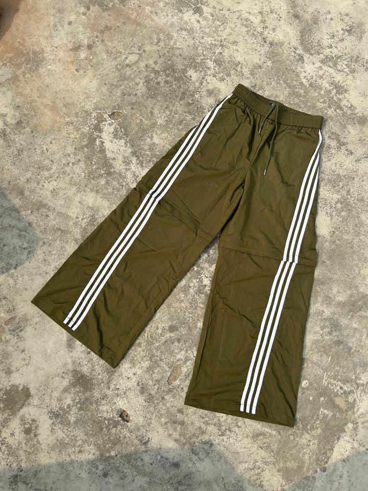 [25SS RESTOCKS] GKIKZ TRI-STRIPE CURVE DETACHABLE WIDE LEG PANTS