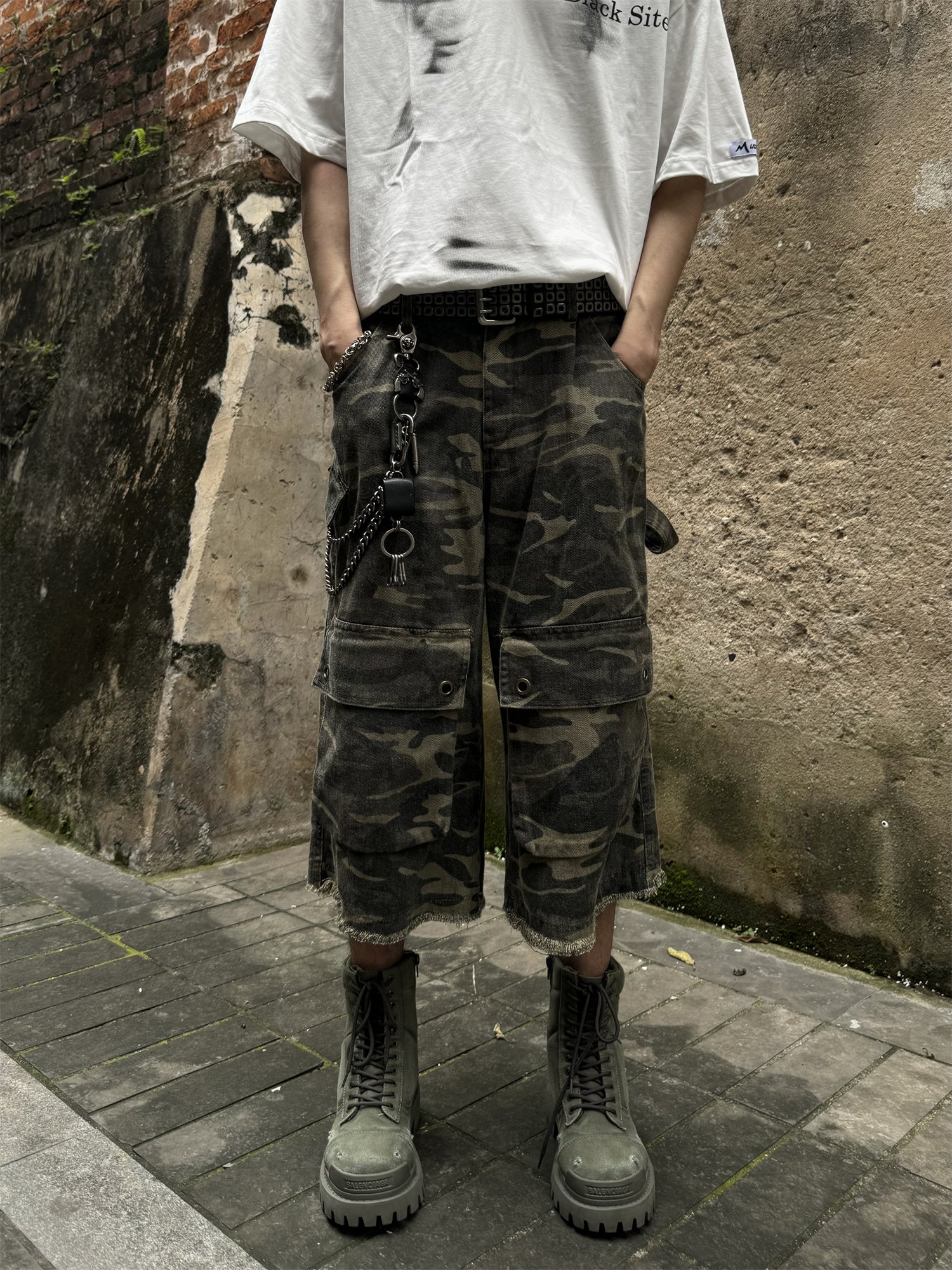 Camouflage Overall Raw Edge Jorts