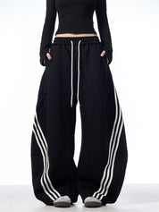 GKIKZ TRI-STRIPE SCIMITAR BAGGY PANTS