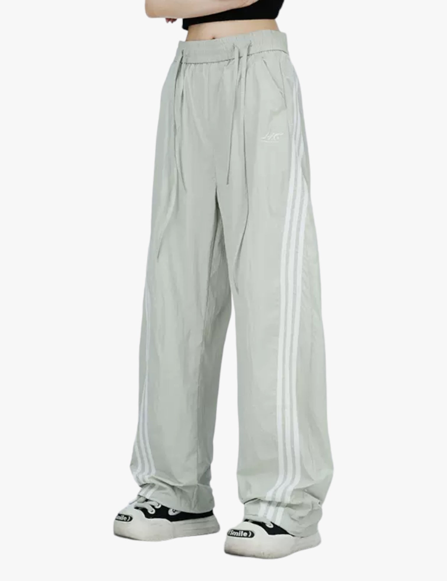 GKIKZ DUAL LACES TRI-STRIPE CURVE WIDE LEG PANTS