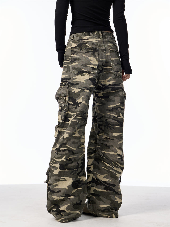 GKIKZ RUGGED CHARM WIDE-LEG CARGO PANTS