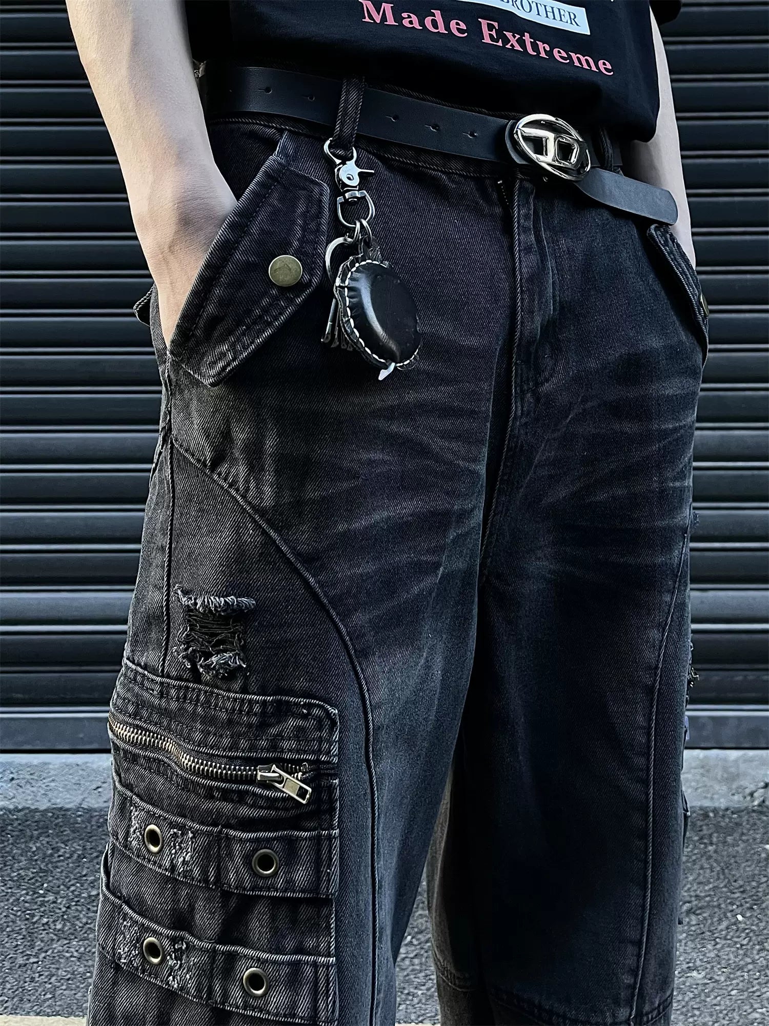 GKIKZ HEAVY DUTY MULTI-POCKET DISTRESSED BAGGY JEANS