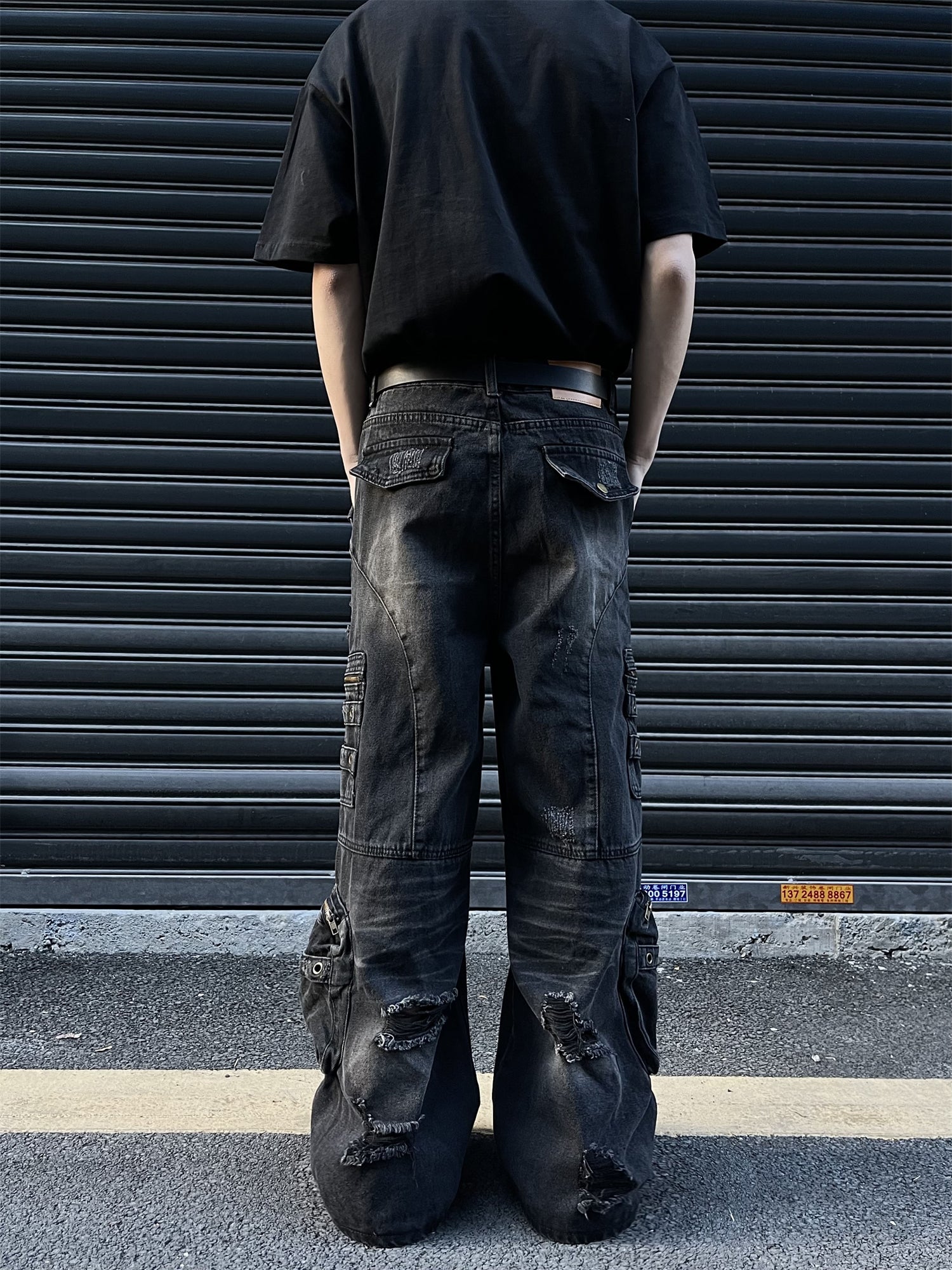 Heavy Duty Multi-Pocket Distressed Baggy Jeans
