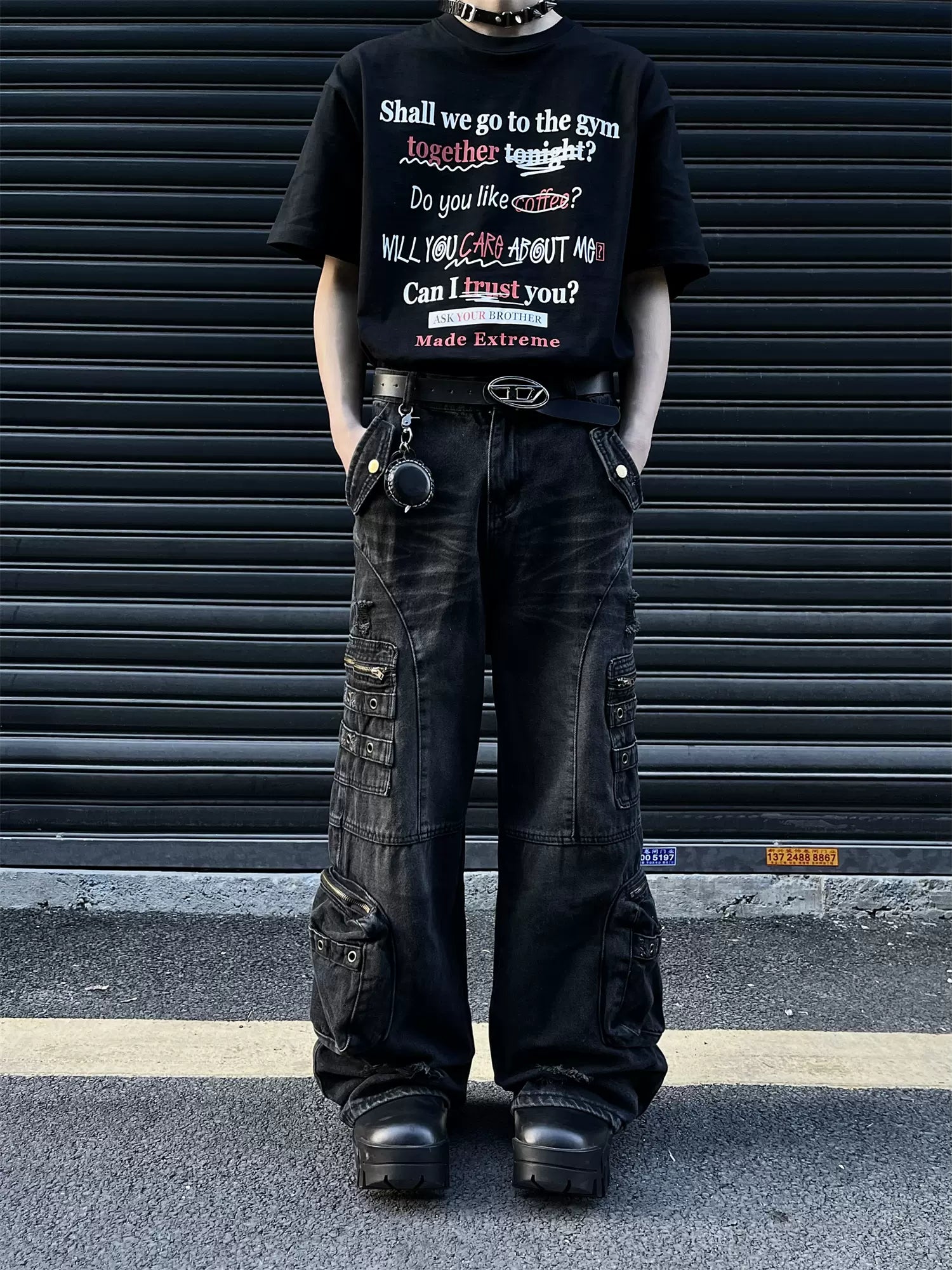 Heavy Duty Multi-Pocket Distressed Baggy Jeans