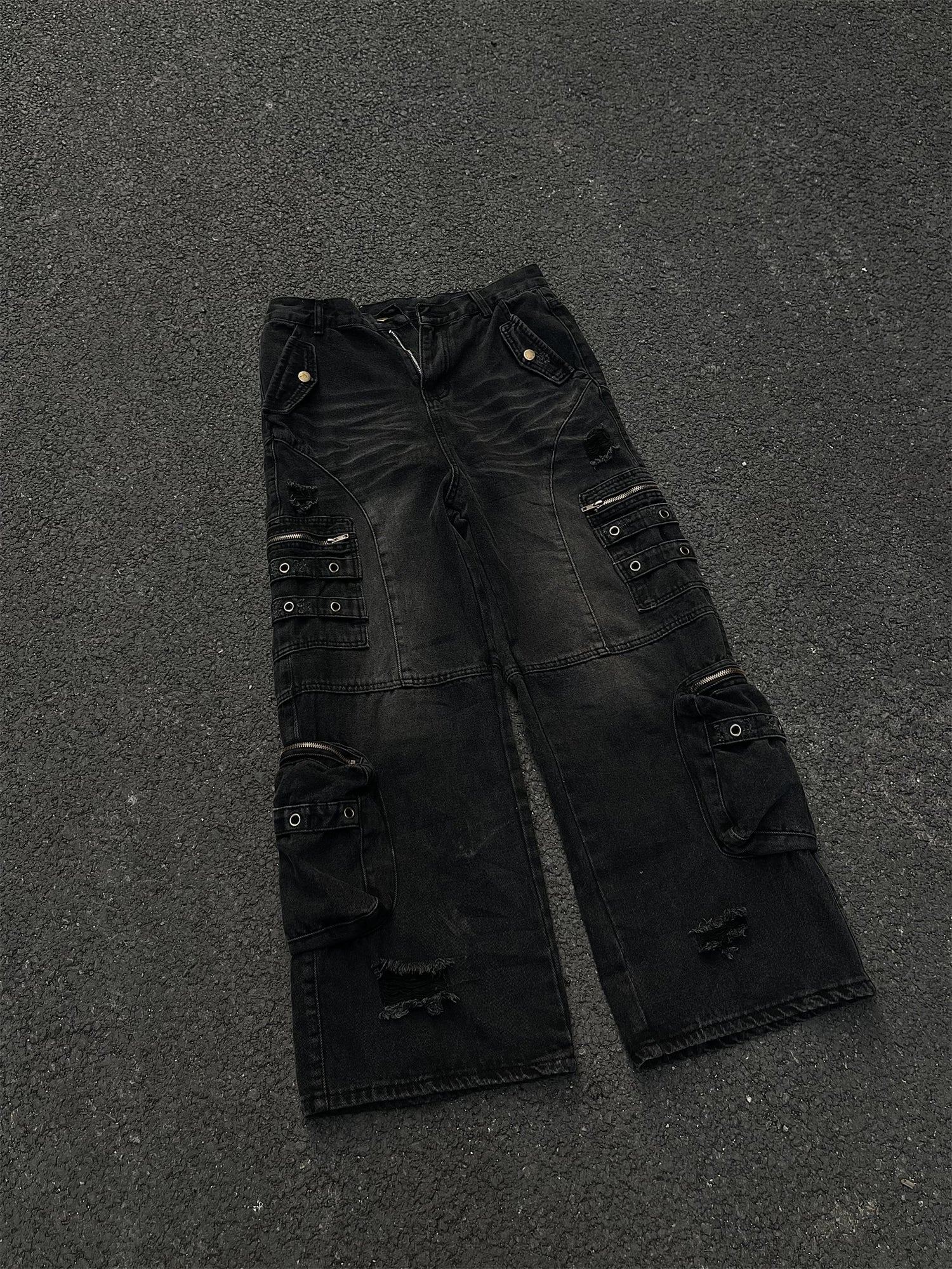 Heavy Duty Multi-Pocket Distressed Baggy Jeans