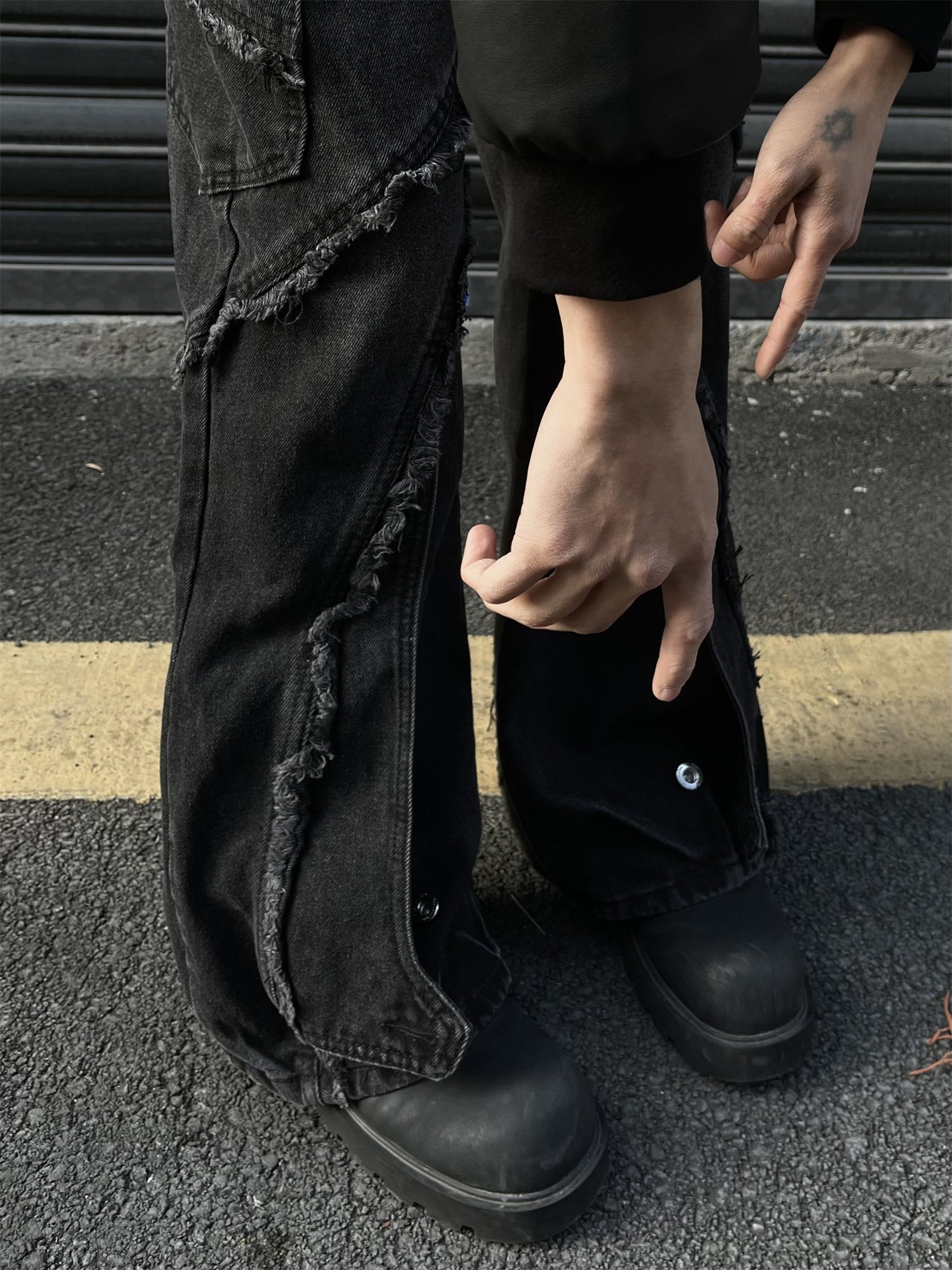 Inner Destruction Baggy Jeans (Black)