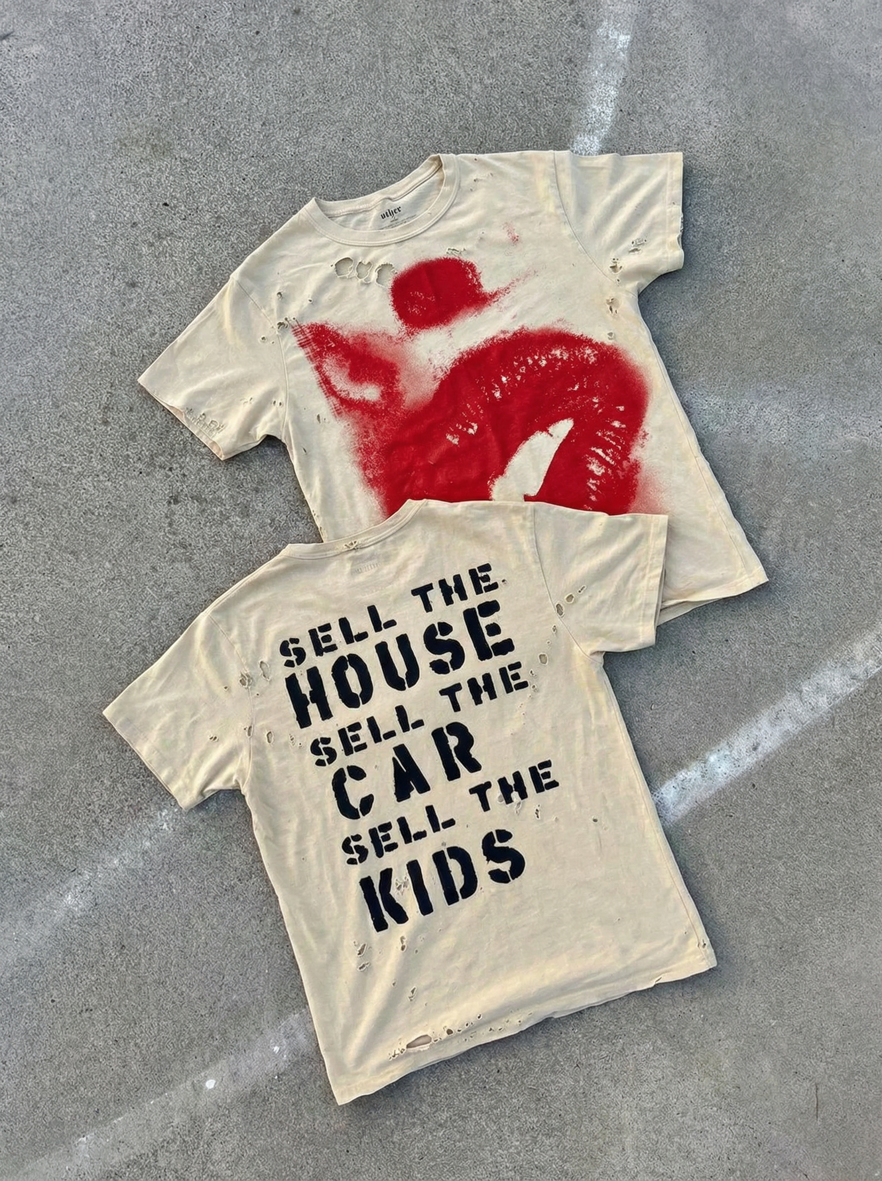 GKIKZ DISTRESSED LIP'S TEES