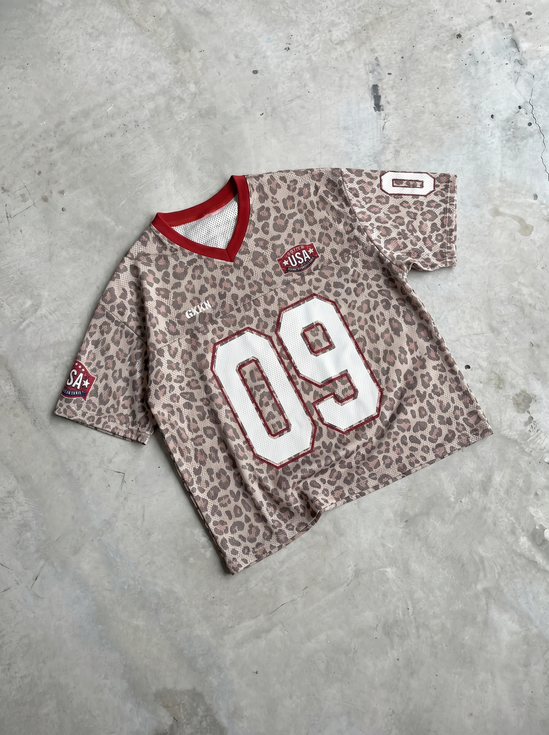 09 Leopard V-Neck Jersey