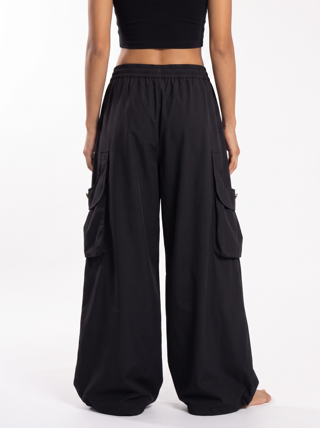 Ornate Round Filigree Wide-leg Pants