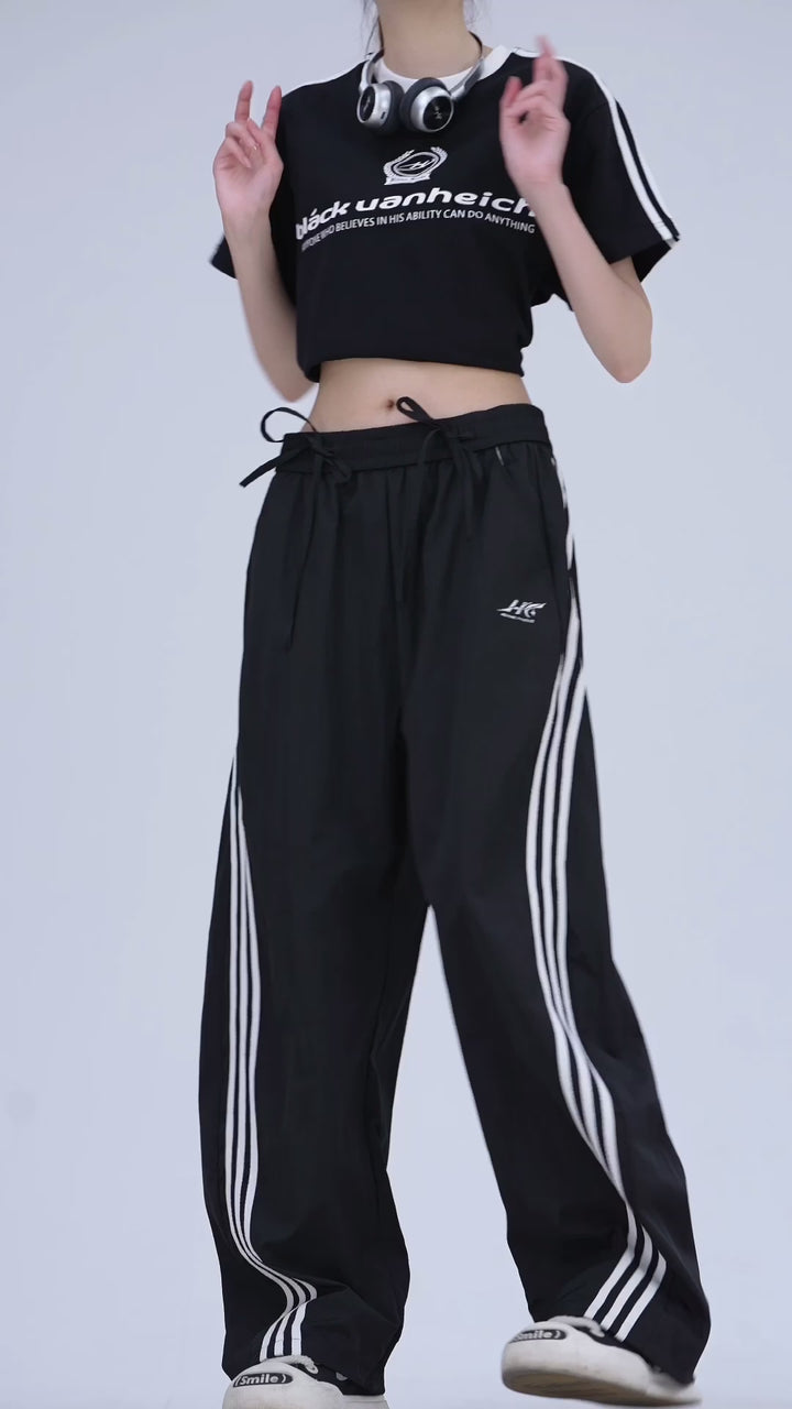 [25SS RESTOCKS] GKIKZ DUAL LACES TRI-STRIPE CURVE WIDE LEG PANTS