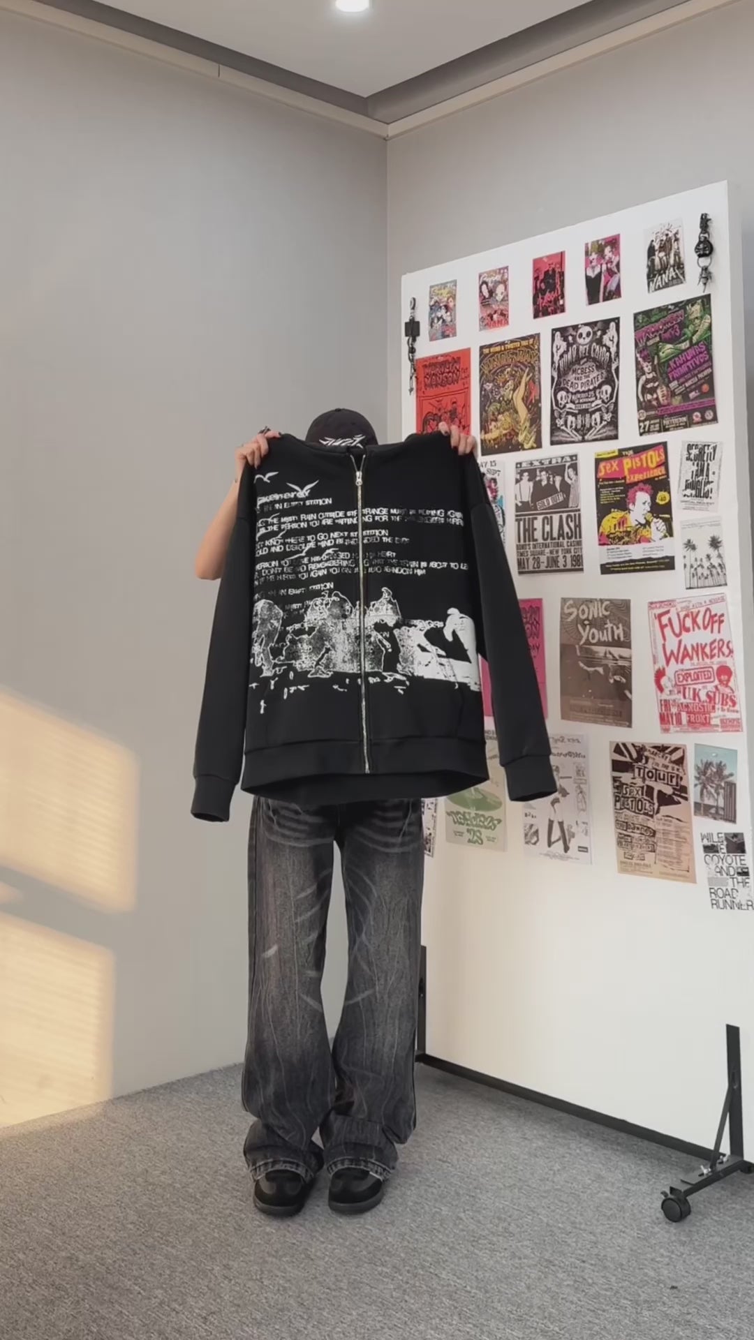 [25SS RESTOCKS] GKIKZ RETRO DISTRESSED BLACK-ENERGY ZIPPER HOODIE