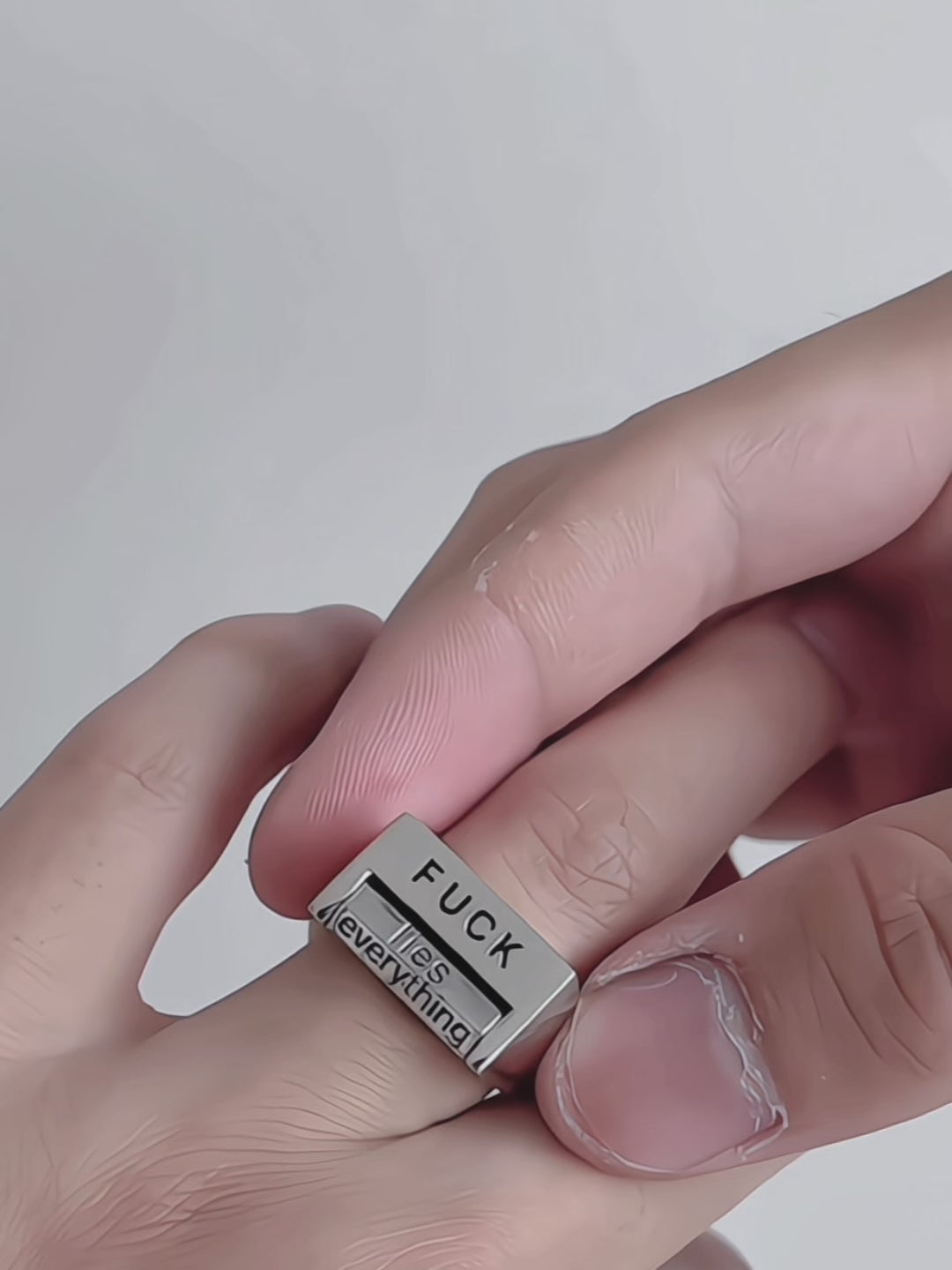 GKIKZ “F* EVERYTHING” ADJUSTABLE MOOD RING