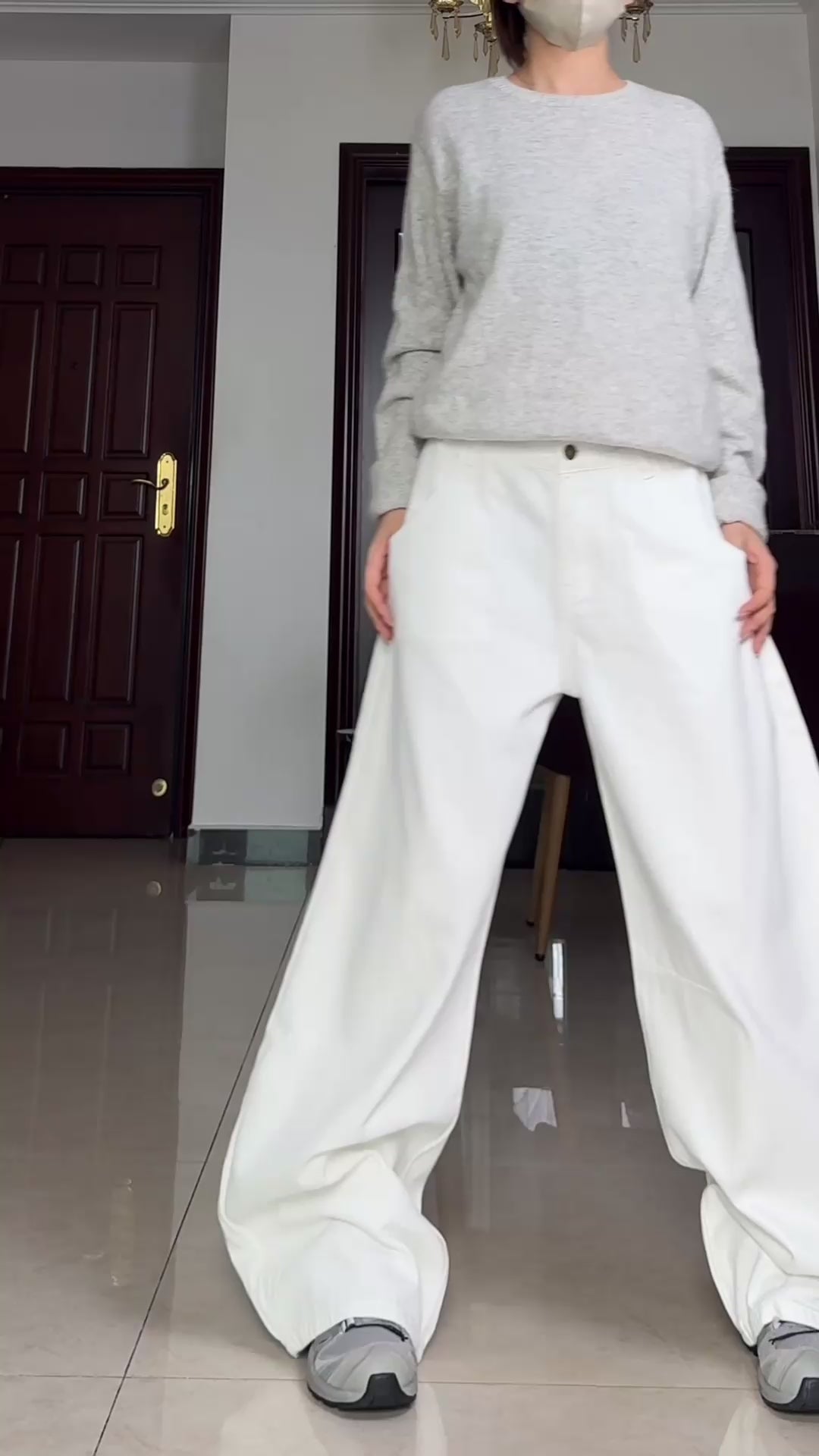 GKIKZ RETRO WHITE RELAXATION SCIMITAR BAGGY PANTS