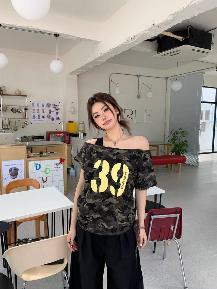 GKIKZ CAMOUFLAGE OFF-SHOULDER TEES