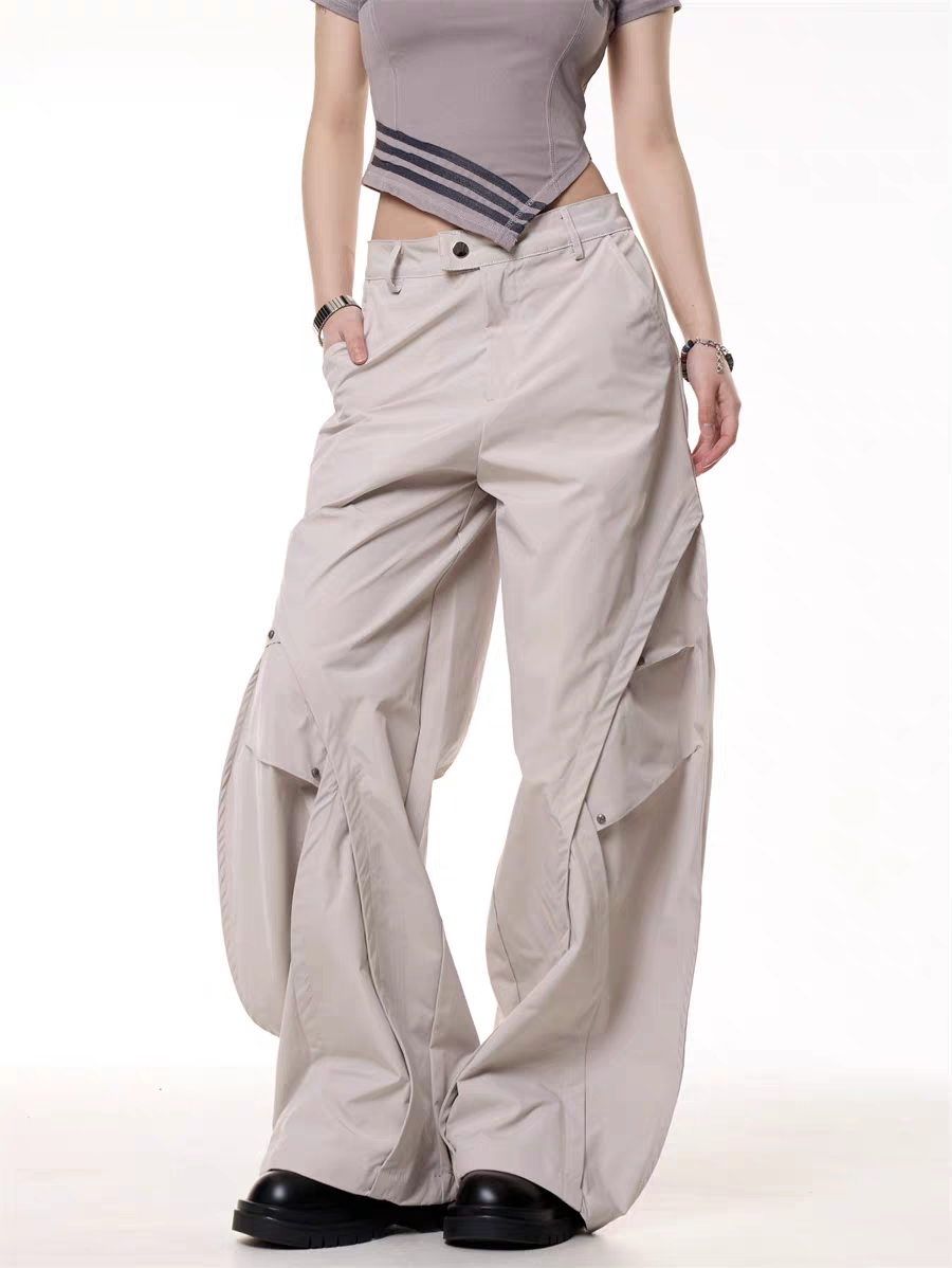 GKIKZ TECHWEAR UTILITY OVERSIZED CARGO PANTS