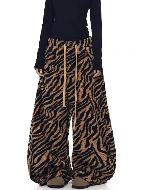 Tiger Trail Plush Wide-Leg Pants