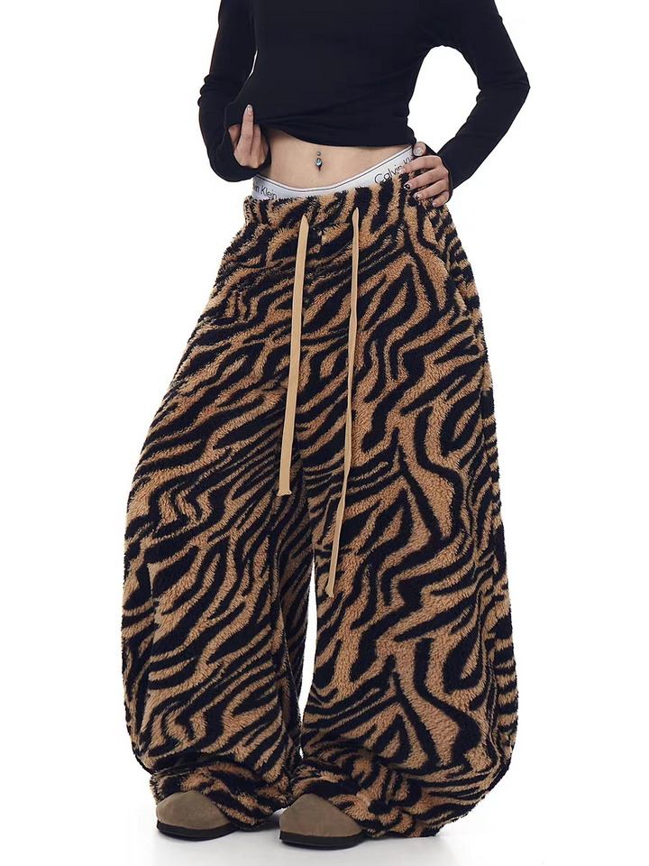 GKIKZ TIGER TRAIL PLUSH WIDE-LEG PANTS