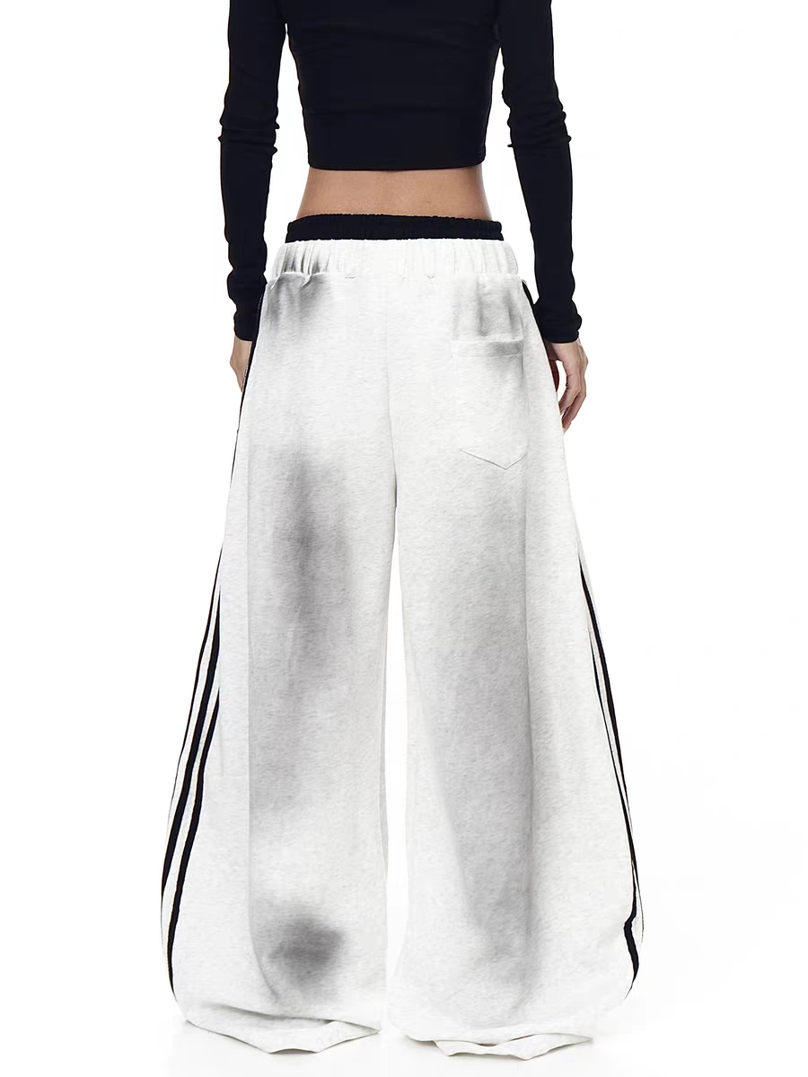 GKIKZ X RVNTENG™ GRAPHIC STRIPE WIDE-LEG TRACK PANTS