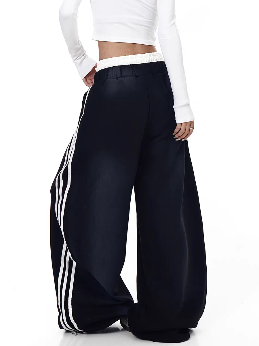 GKIKZ X RVNTENG™ GRAPHIC STRIPE WIDE-LEG TRACK PANTS