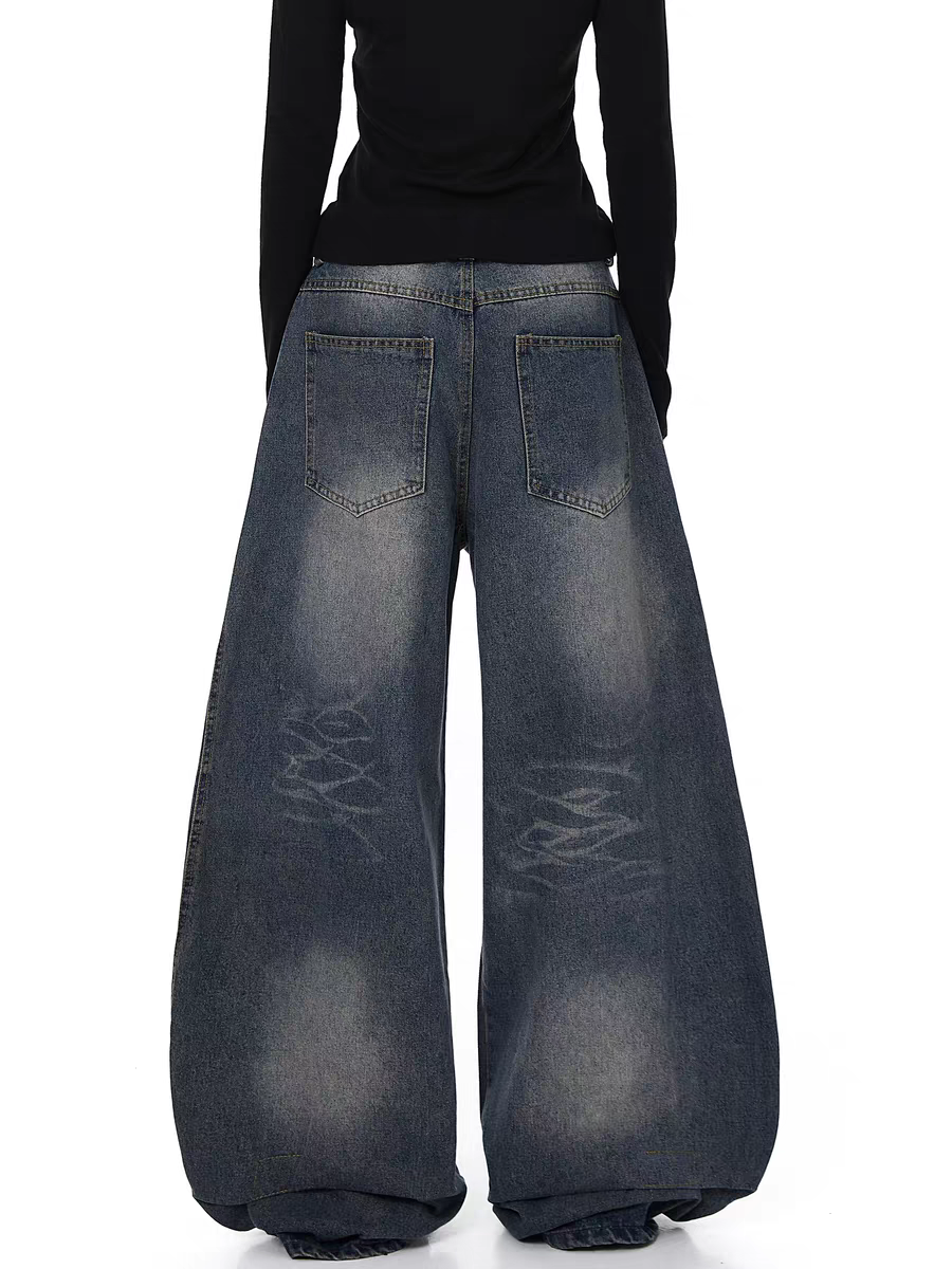 GKIKZ RIVET DECONSTRUCTED DISTRESSED DENIM JEANS