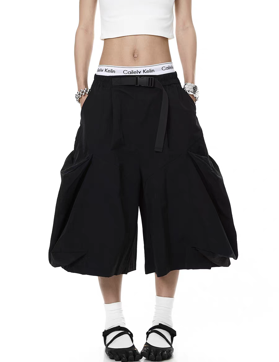 Buckle-Belt Wide-Leg Cropped Pant